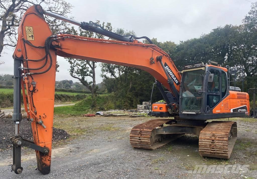 Doosan DX 225 LC Raupenbagger
