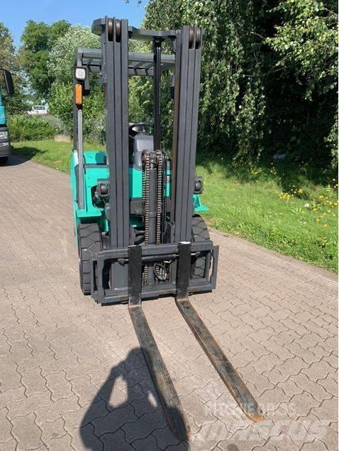 Mitsubishi FD25NT Diesel Stapler