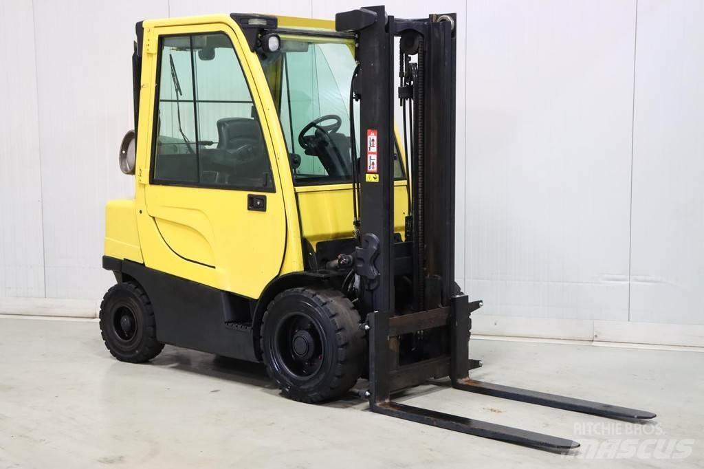 Hyster H2.5FT Gas Stapler