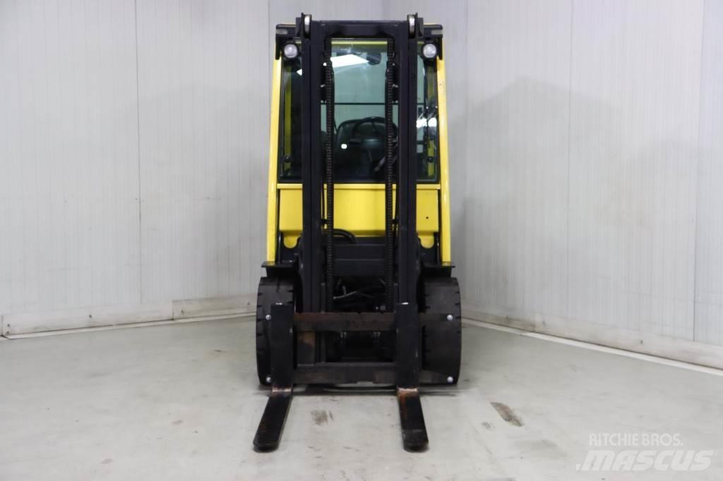 Hyster H2.5FT Gas Stapler