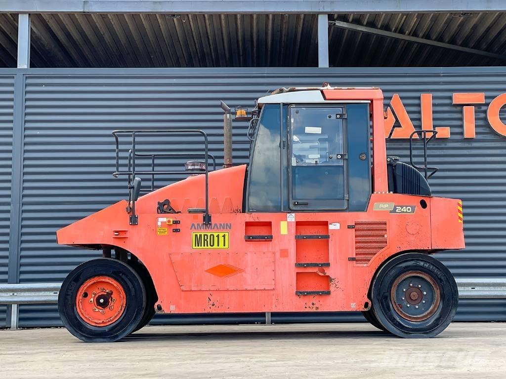 Ammann AP 240 Gummiradwalzen