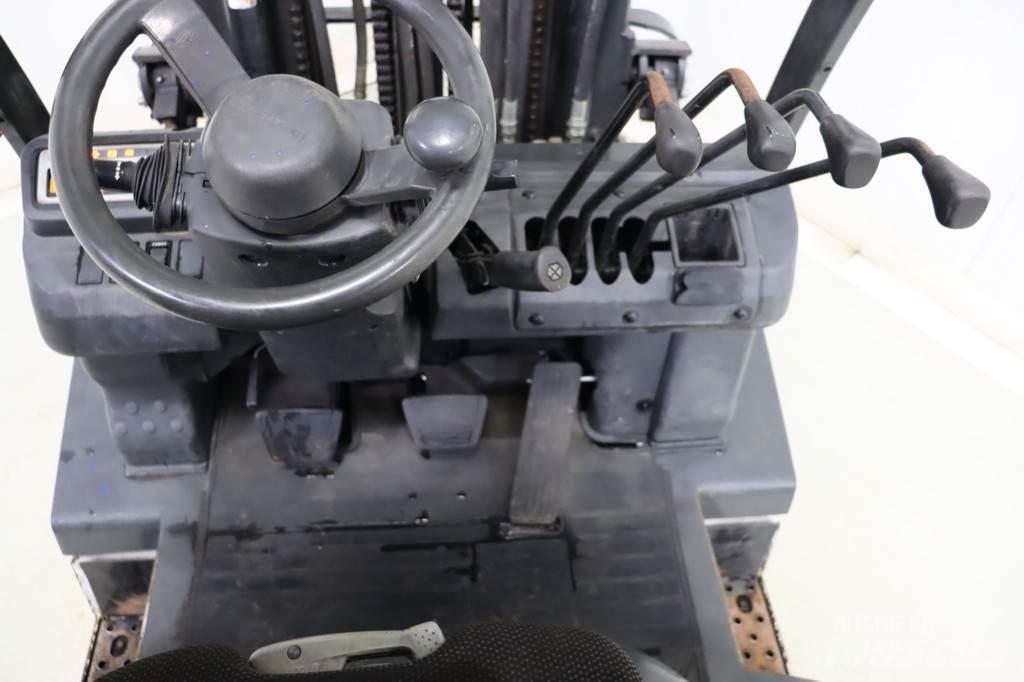 Nissan U1D2A20LQ Gas Stapler