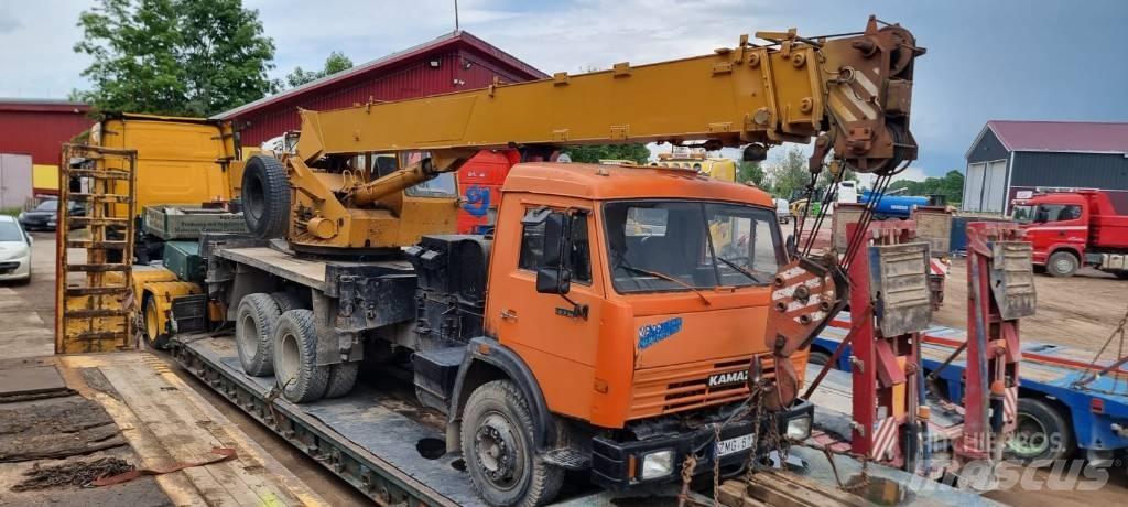 Kamaz 53215 All-Terrain-Krane
