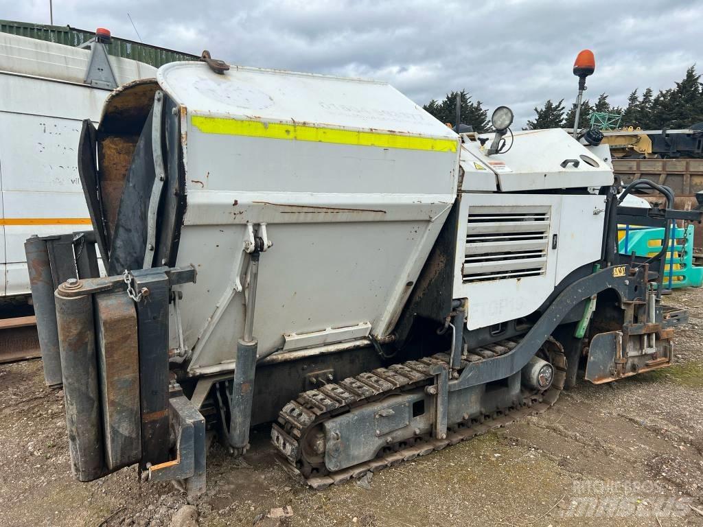 Bomag BF 223 C Strassenfertiger