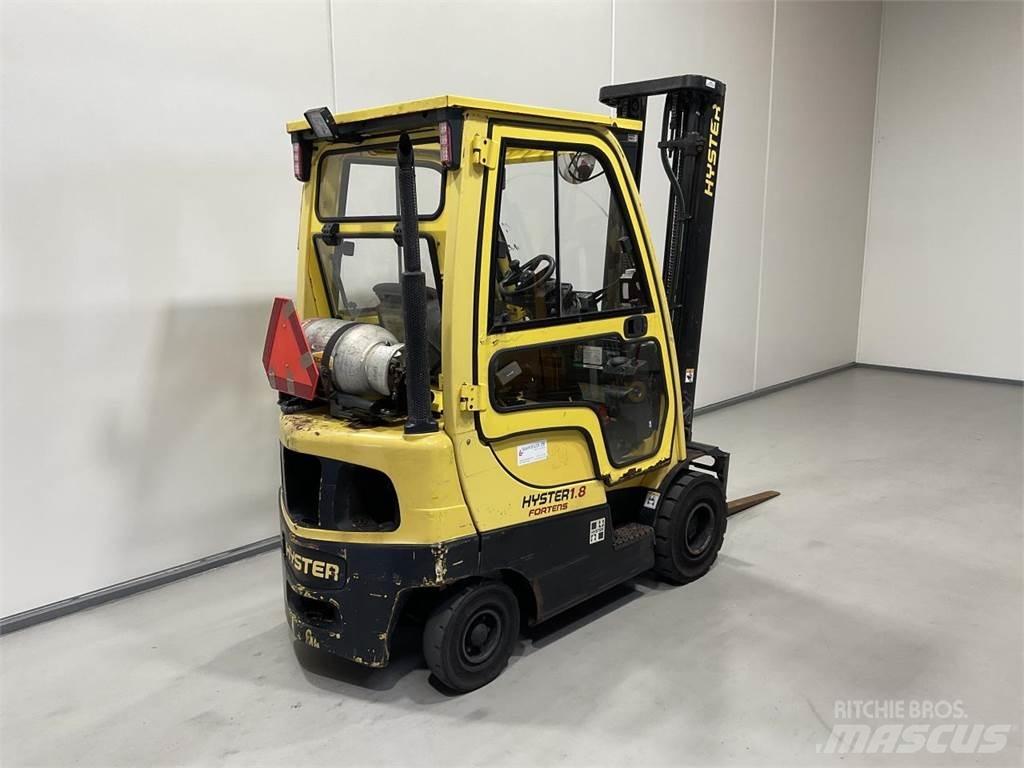 Hyster 1.8FT Gas Stapler