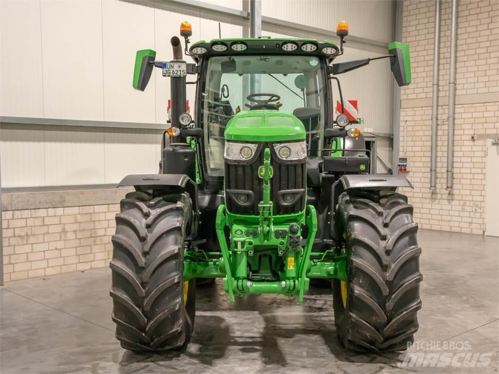 John Deere 6R215 Traktoren