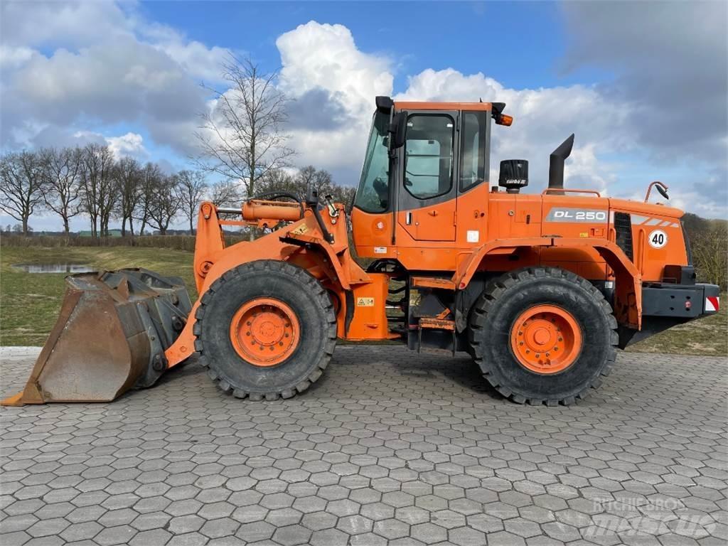 Doosan DL250 Radlader