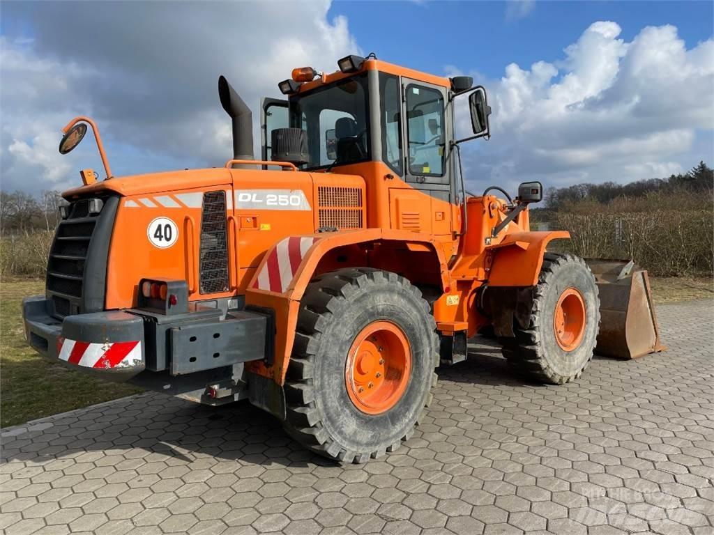 Doosan DL250 Radlader