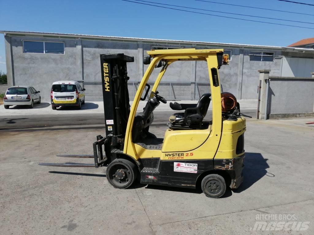 Hyster S2.5FT Gas Stapler