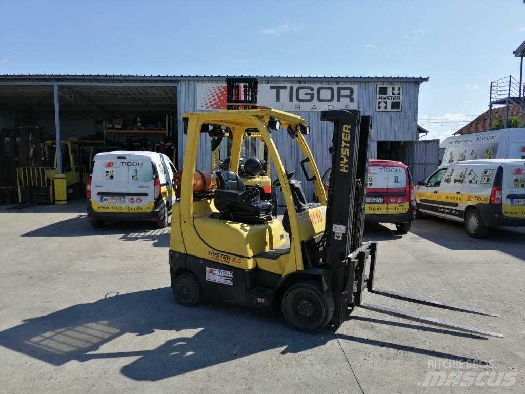 Hyster S2.5FT Gas Stapler