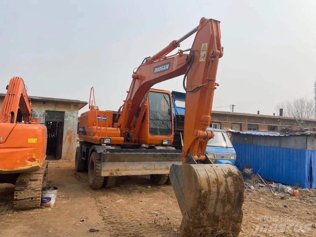 Doosan DH 150W Mobilbagger