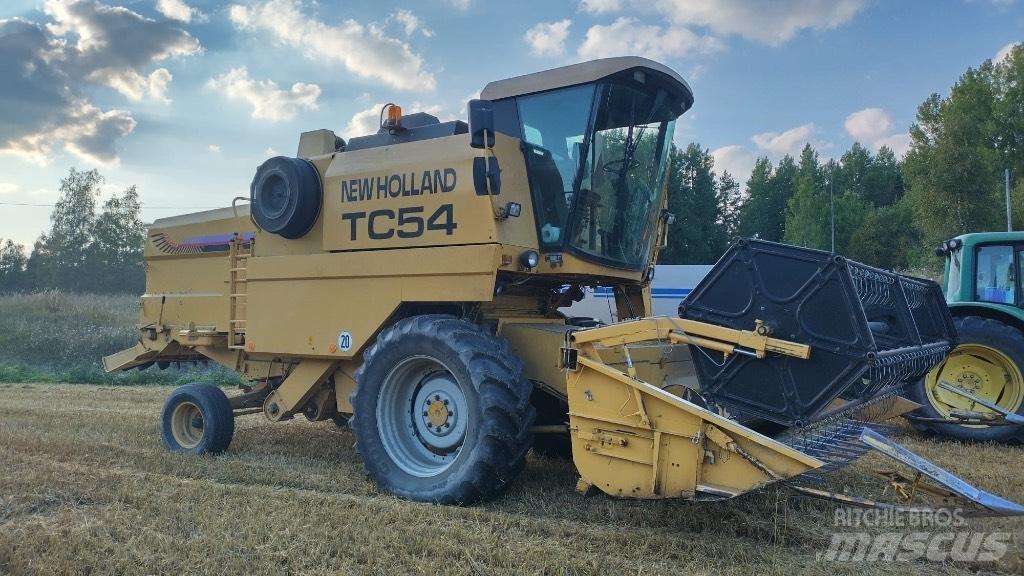 New Holland TC 54 Mähdrescher