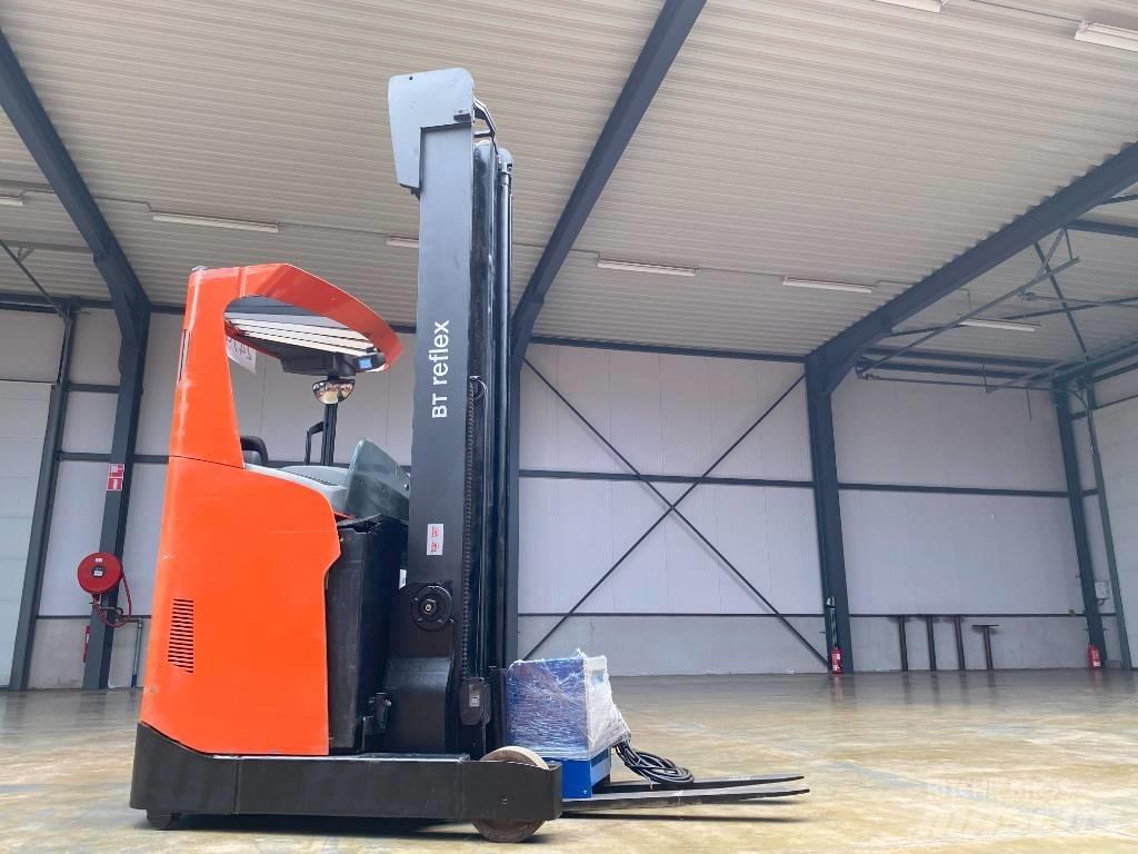 Toyota RRE140H Schubmaststapler