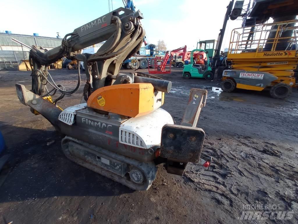 Finmac F16 Abrissbagger