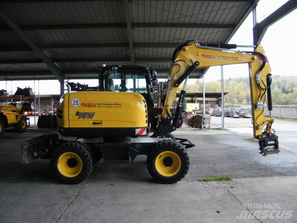 Yanmar B95W Mobilbagger