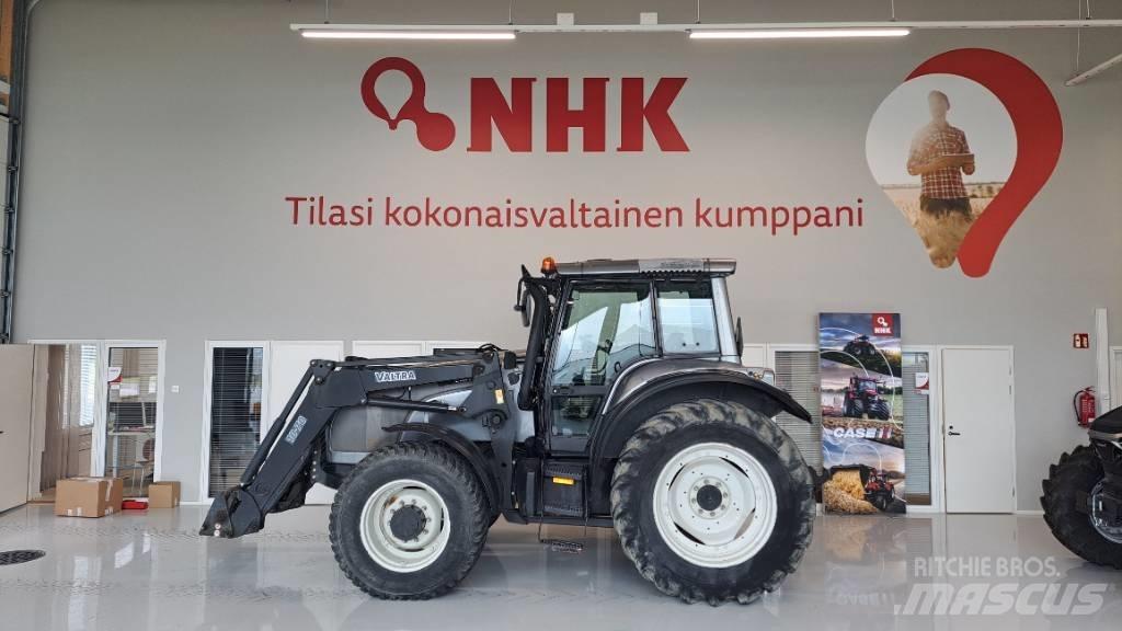 Valtra M 130 Traktoren