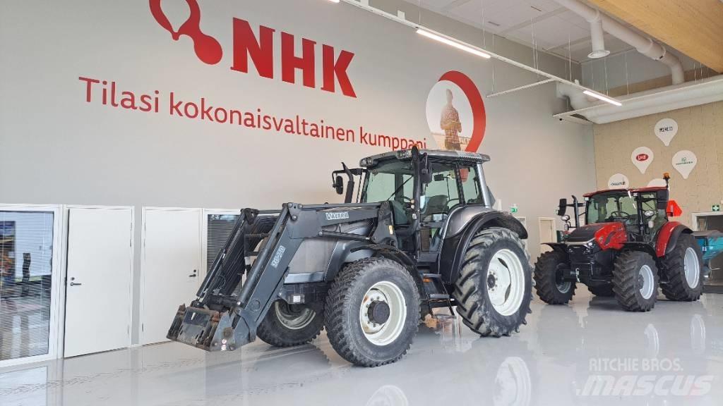 Valtra M 130 Traktoren