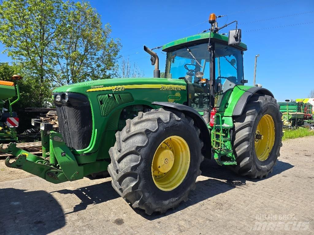 John Deere 8320 Traktoren
