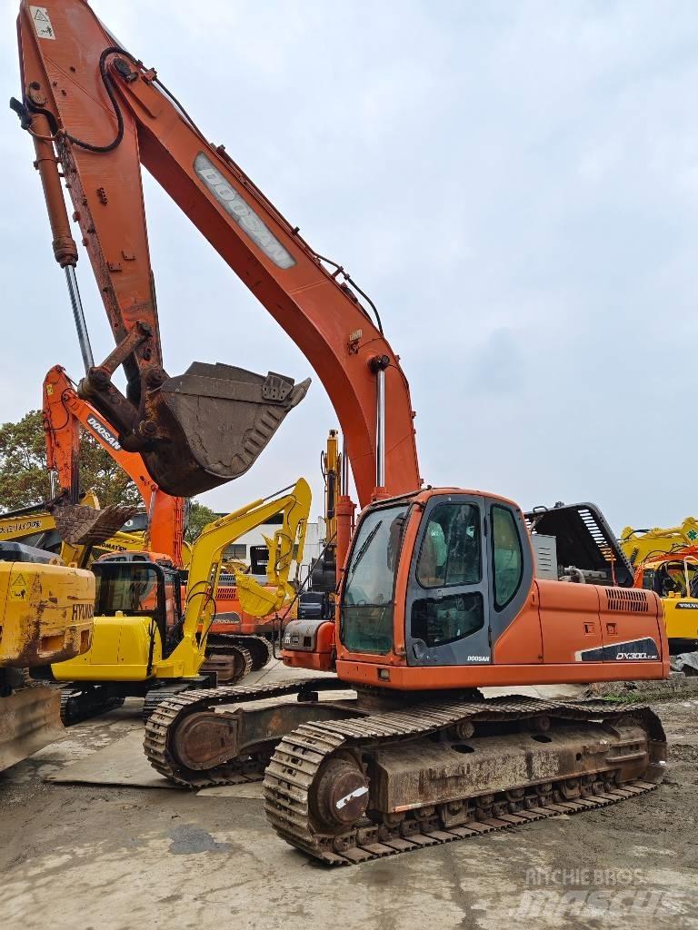 Doosan DX 300 LC Raupenbagger