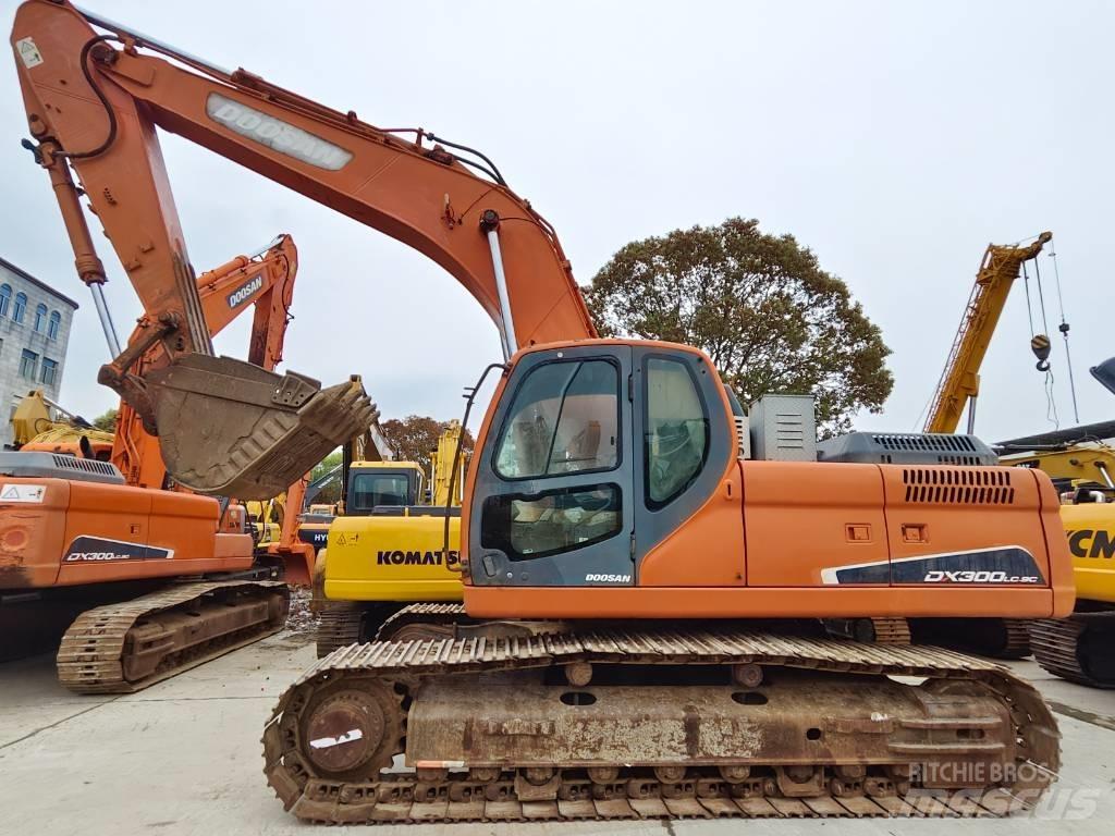 Doosan DX 300 LC Raupenbagger