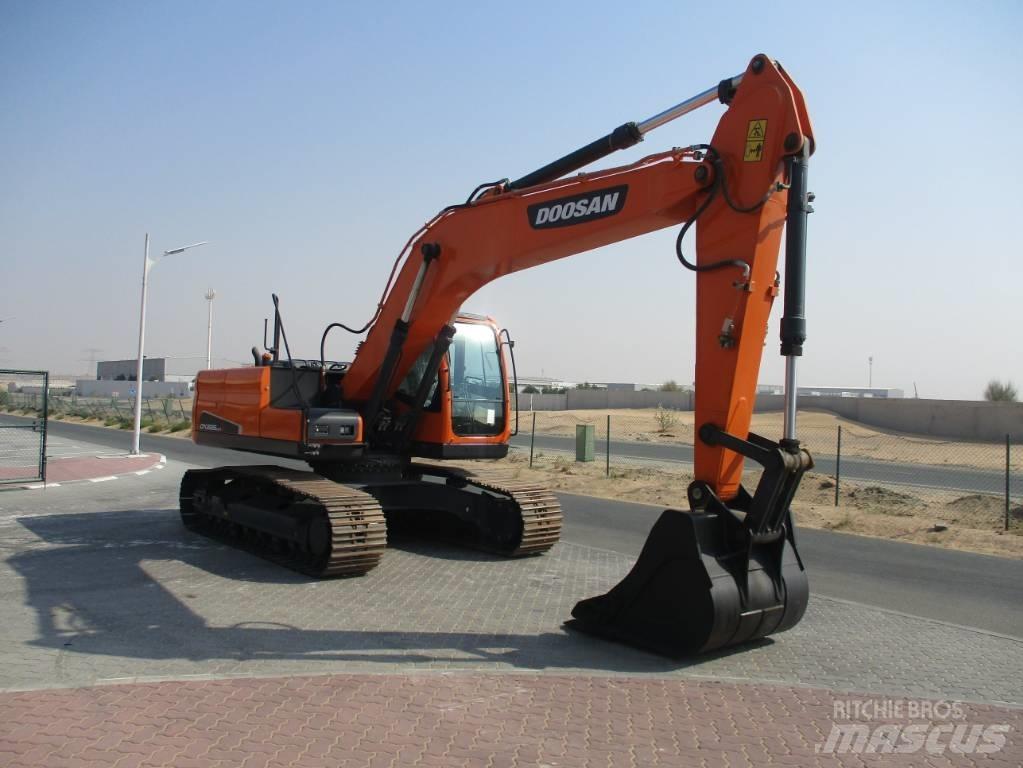 Doosan DX 225 LCA Raupenbagger