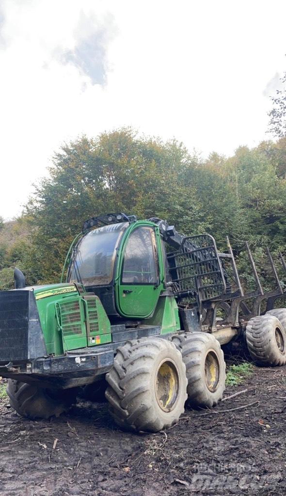 John Deere 1110 E Forwarder