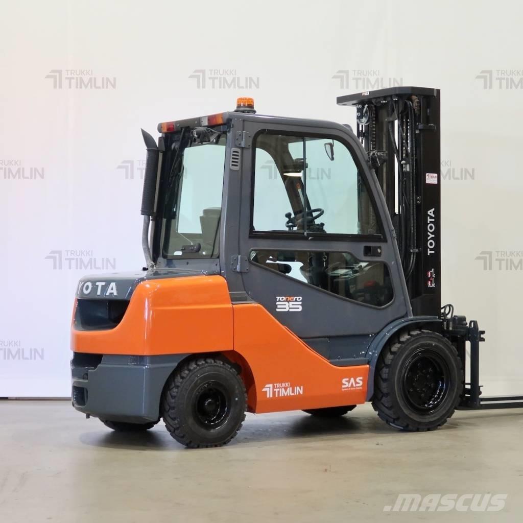 Toyota 02-8FDJF35 Diesel Stapler