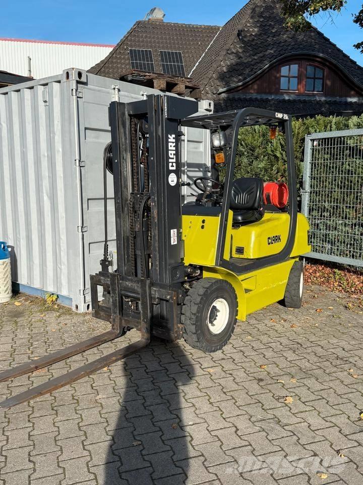 Clark CMP 25 L Gas Stapler