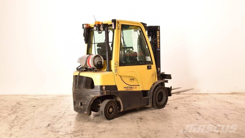 Hyster H2.5FT Gas Stapler