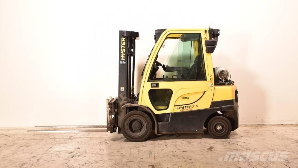 Hyster H2.5FT Gas Stapler