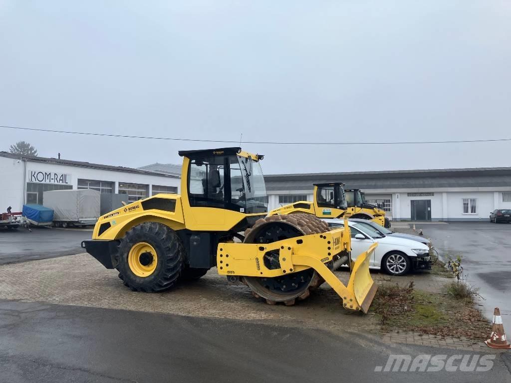Bomag BW 213 PDH-5 Erdbauwalzen