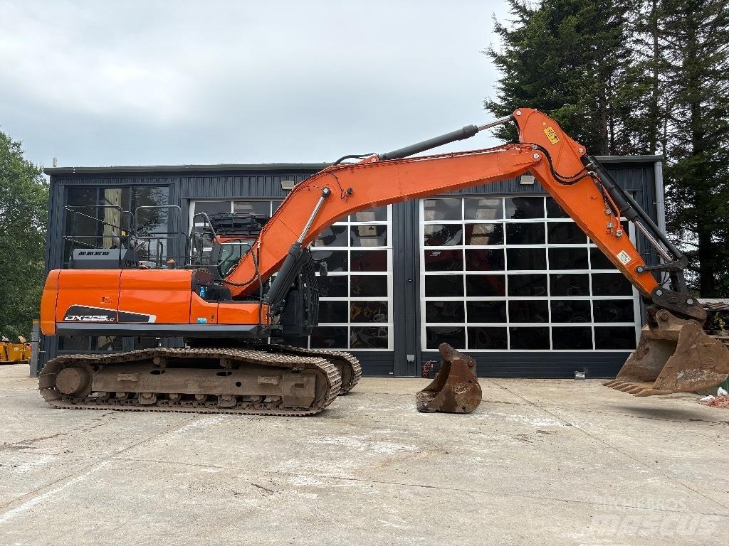 Doosan DX 225 LC-5 Raupenbagger