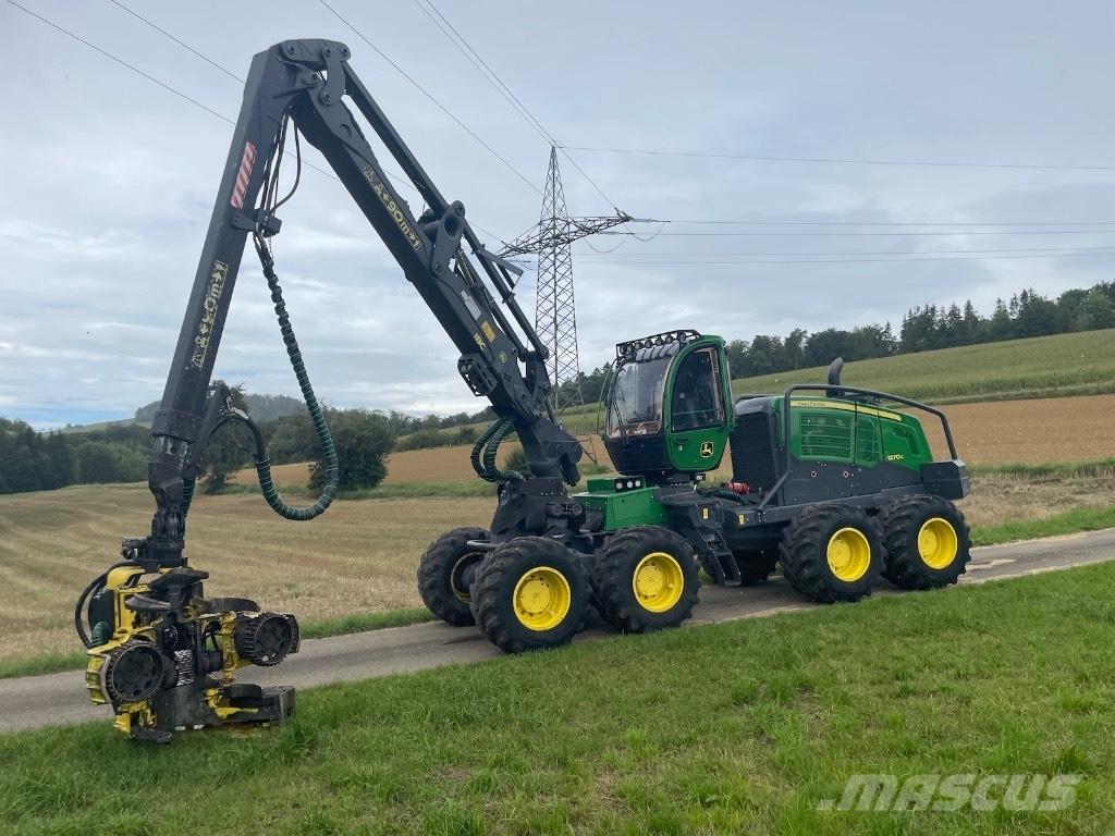 John Deere 1270G 8WD Harvester