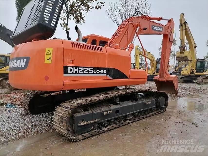 Doosan 225 LC-9 Raupenbagger