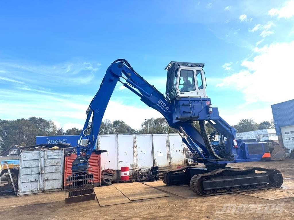 Liebherr R 924 B EW Materialumschlag