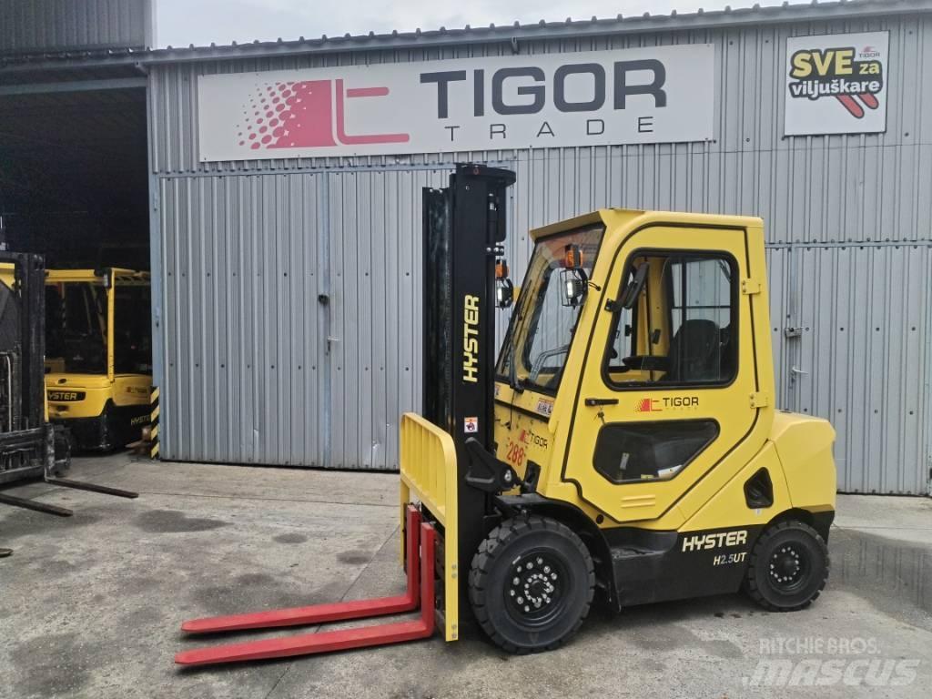 Hyster H2.5UT Diesel Stapler
