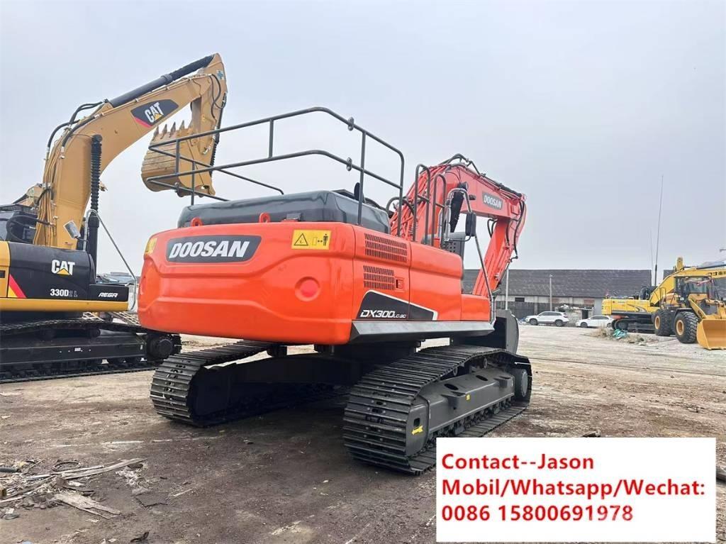 Doosan DX 300 LCA Raupenbagger