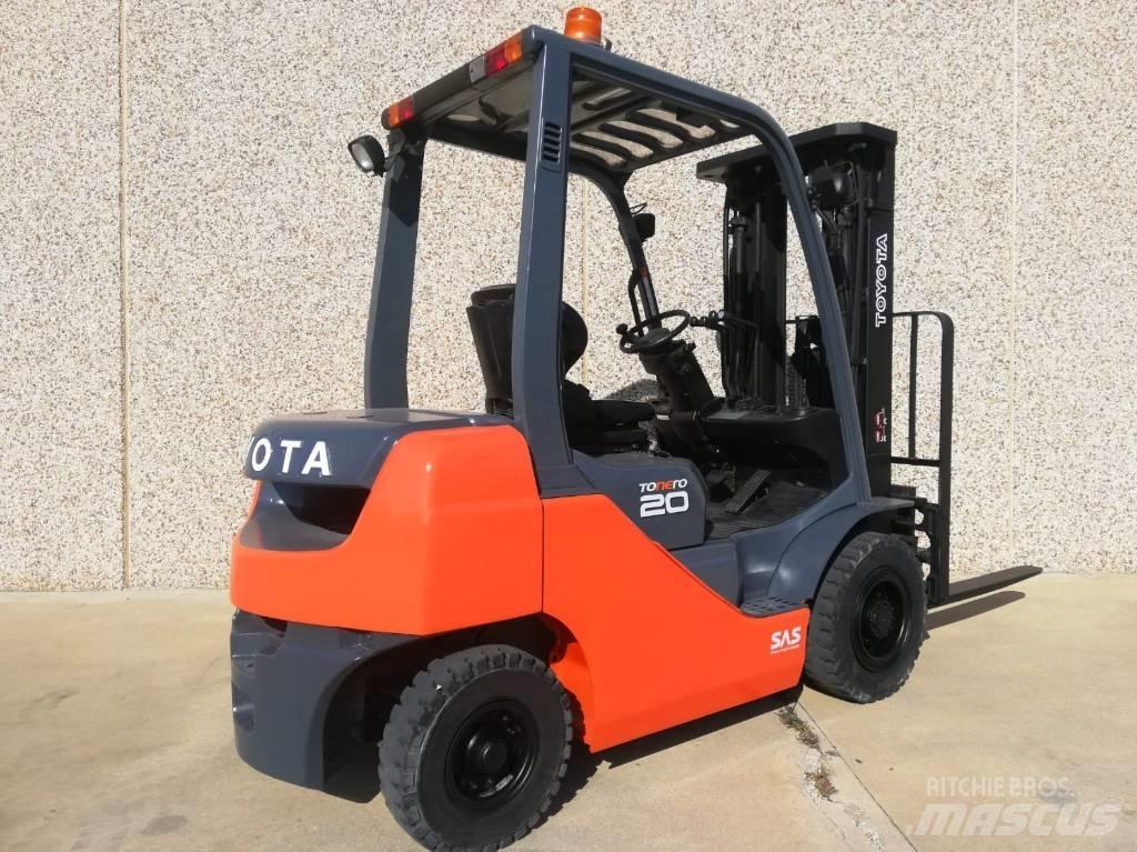 Toyota 02-8 FG F 20 Gas Stapler