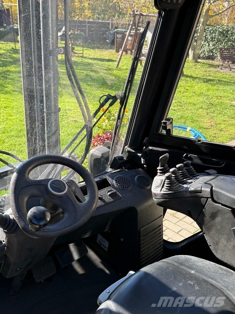 Linde H30 T-02 Gas Stapler