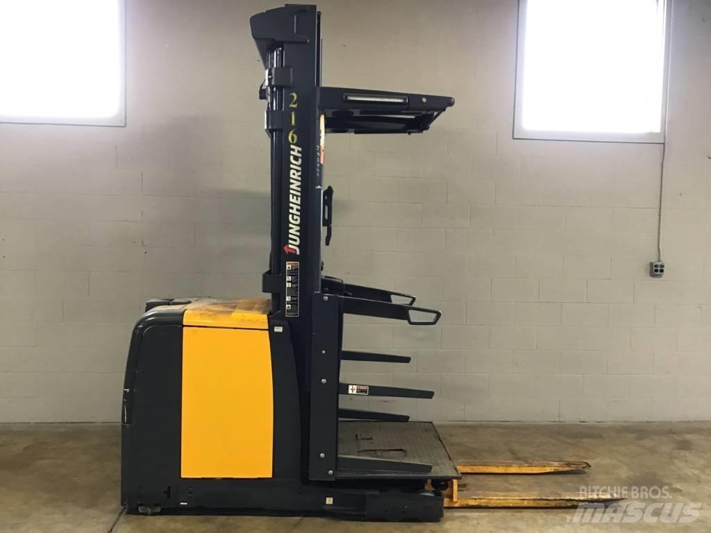Jungheinrich EKS208 Mittelhub-Kommissionierer