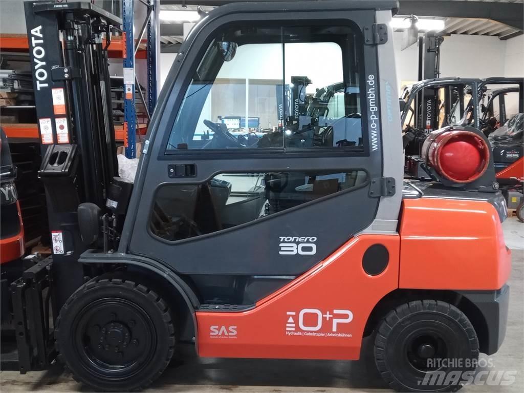 Toyota 02-8FGF30 Gas Stapler