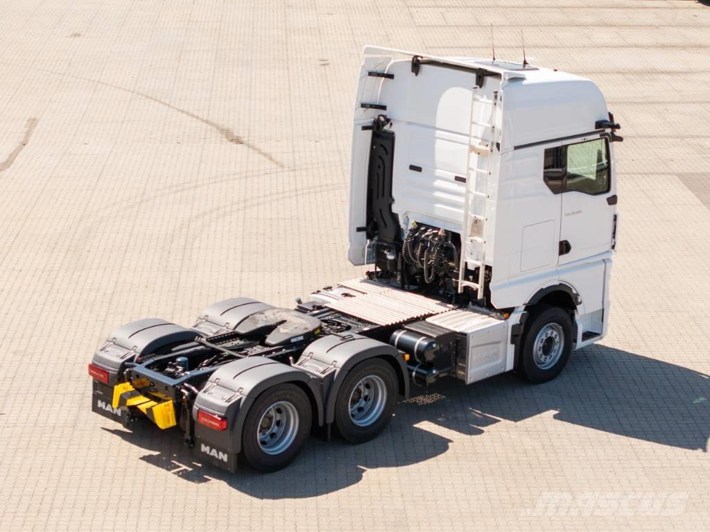 MAN TGX 28.520 6x2=2 Sattelzugmaschinen