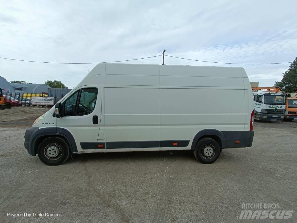 Peugeot Boxer Lieferwagen
