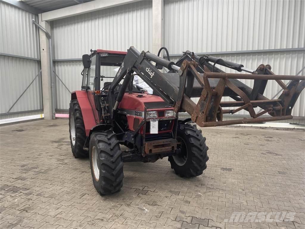Case IH 3230 Traktoren