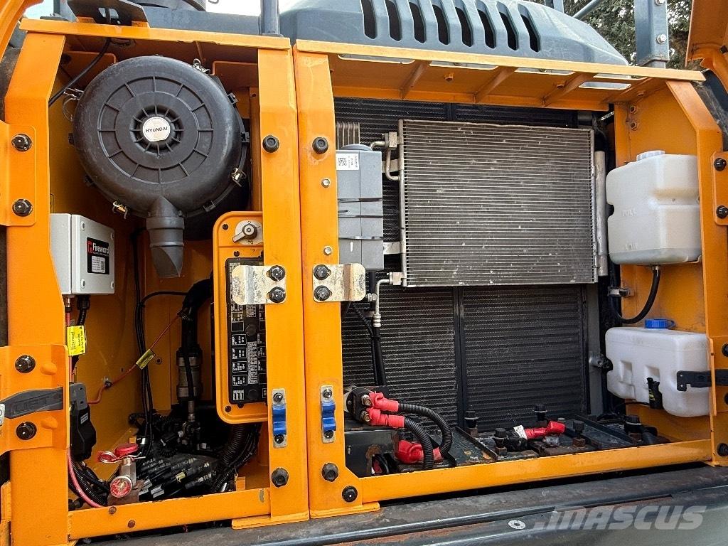 Hyundai HX220AL Raupenbagger