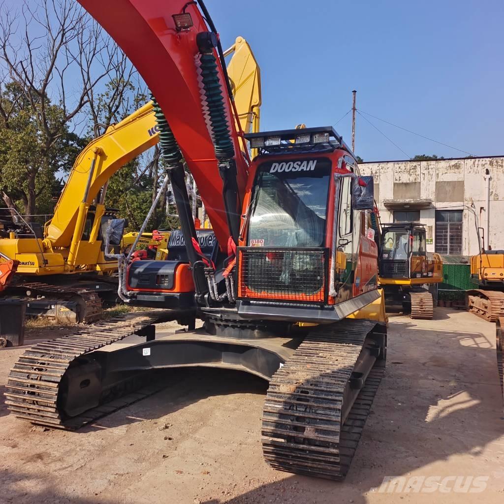 Doosan DX 300 LC Raupenbagger