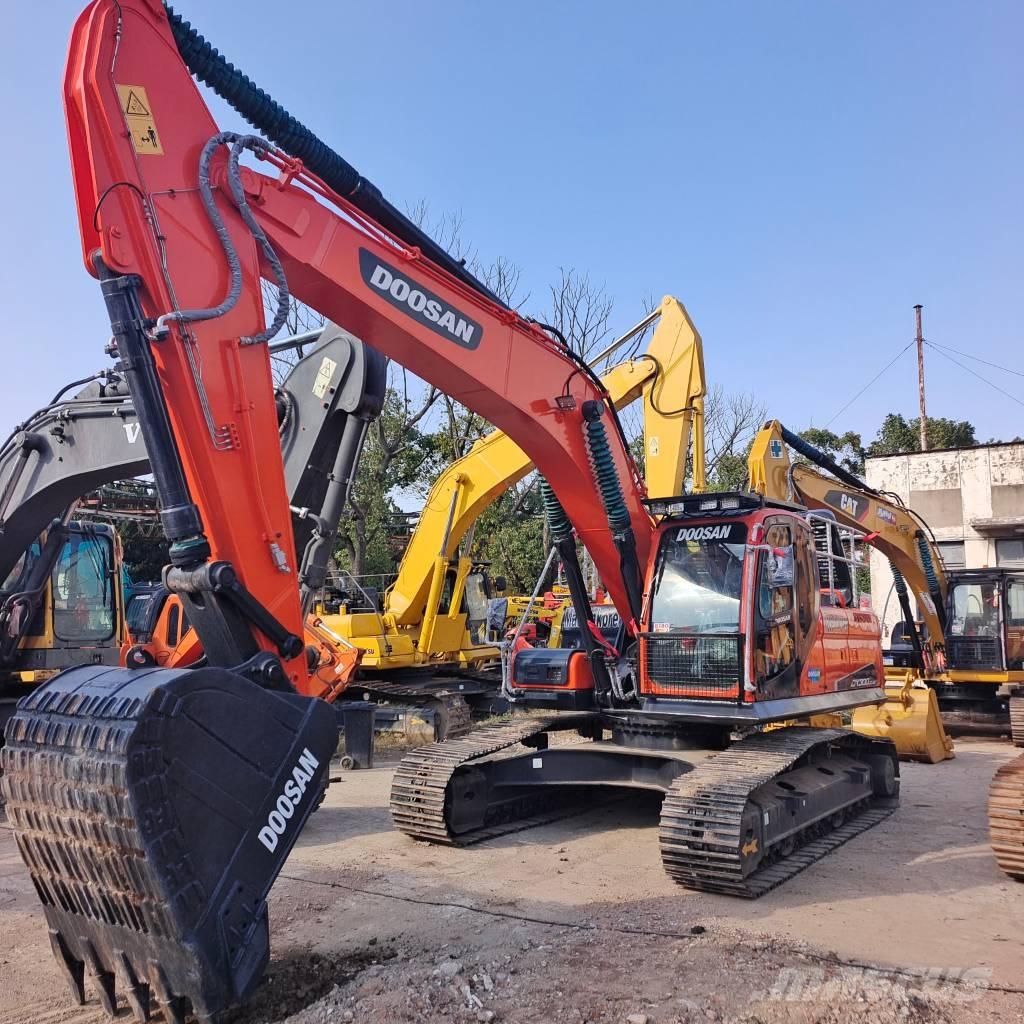 Doosan DX 300 LC Raupenbagger