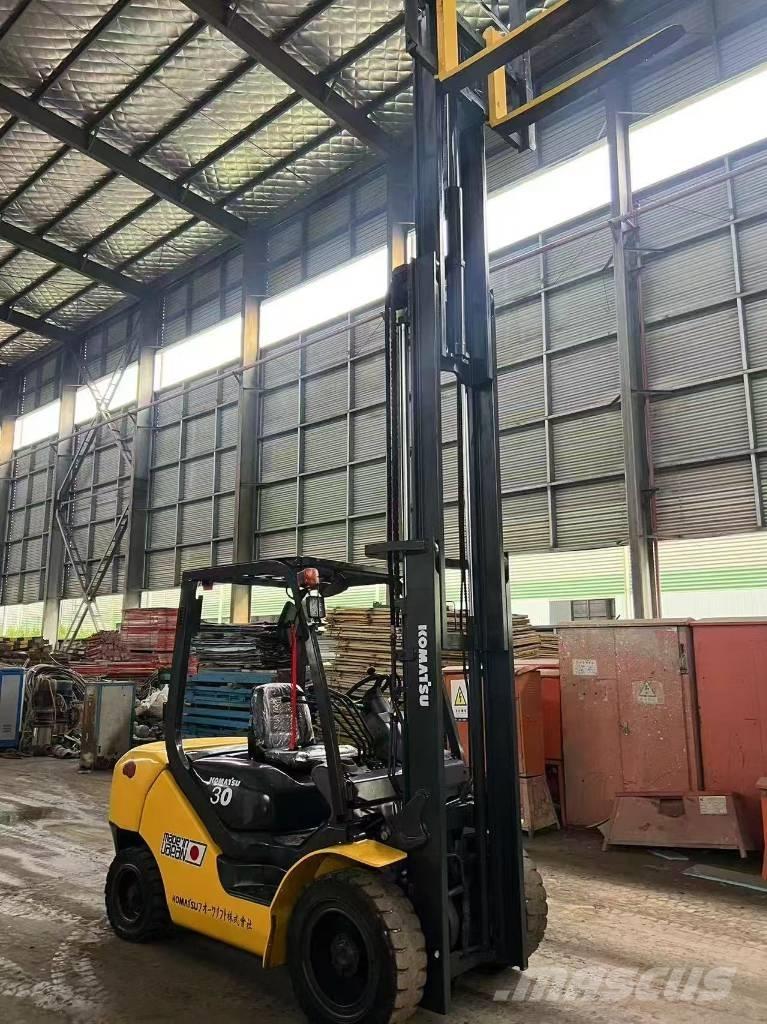 Komatsu FD 30 T-17 Diesel Stapler