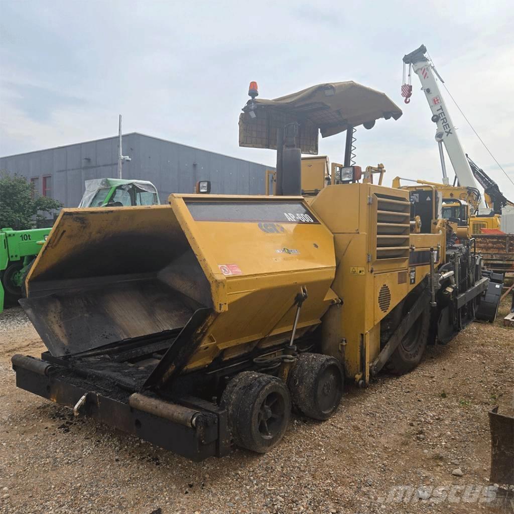 CAT AP600 Strassenfertiger