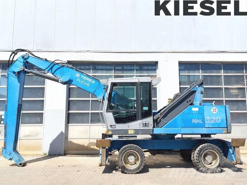 Fuchs MHL 320 Materialumschlag